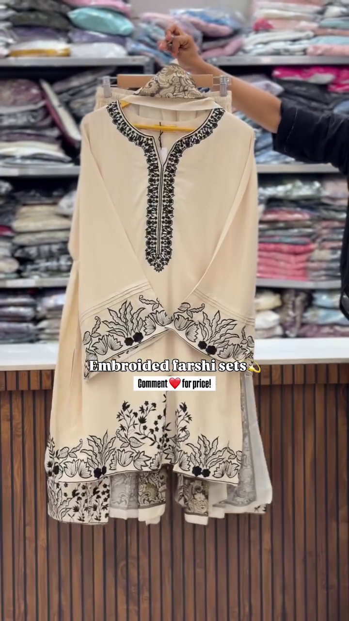 Elegant Embroidered Farshi Set – Classic Grace in Every Detail