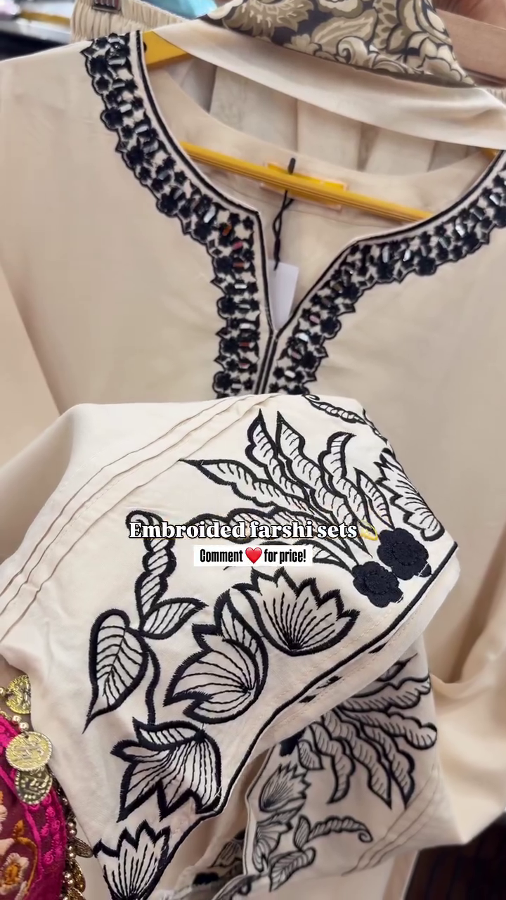 Elegant Embroidered Farshi Set – Classic Grace in Every Detail