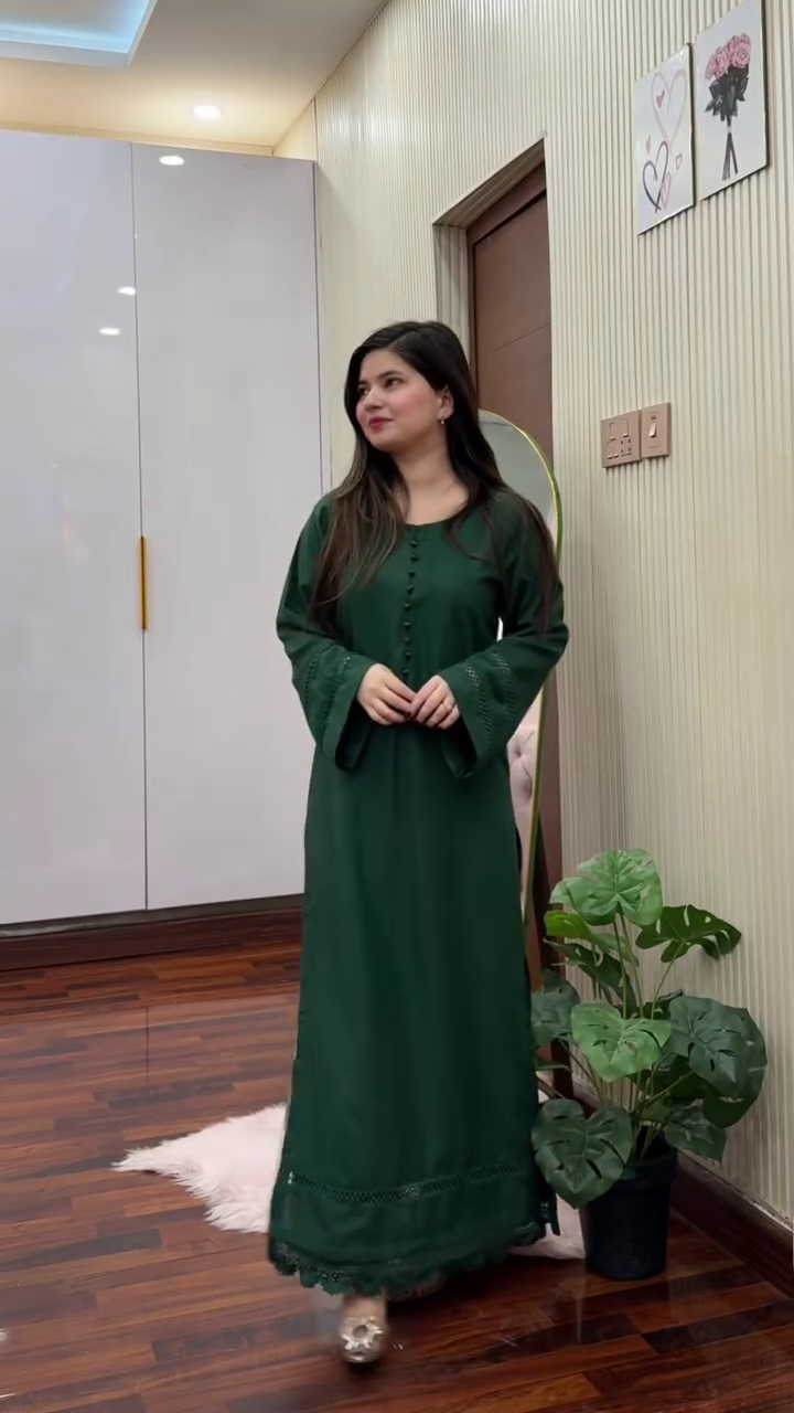 Grace in Green – Minimalist Long Dress for Effortless Elegance