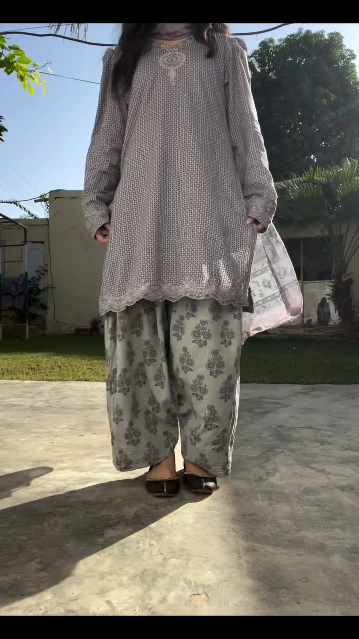 Chic Grey Printed Kurta Set – Relaxed Fit with Traditional Charm