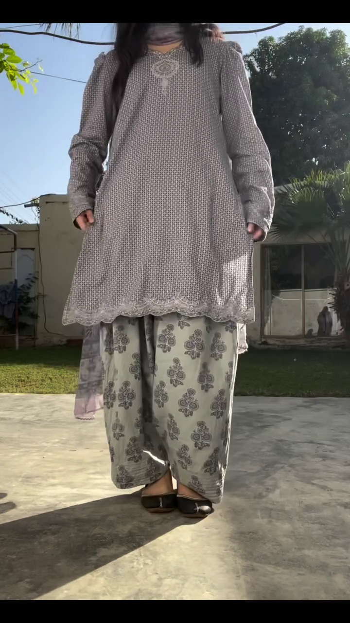 Chic Grey Printed Kurta Set – Relaxed Fit with Traditional Charm