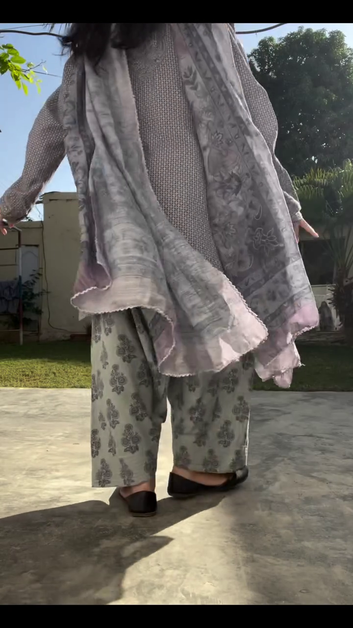 Chic Grey Printed Kurta Set – Relaxed Fit with Traditional Charm