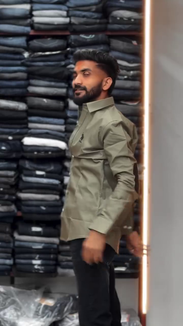Smart Maroon Shirt – Classy, Stylish & Perfect for Every Occasion!