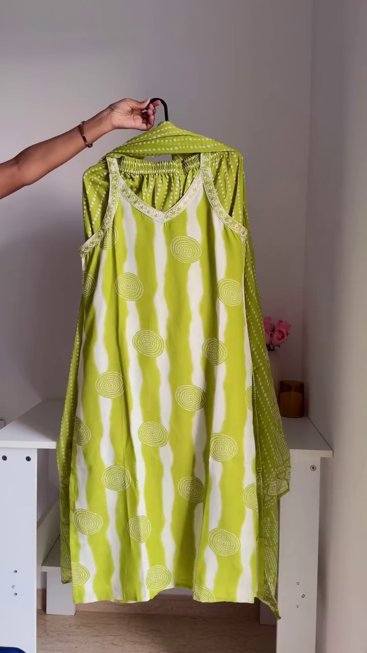 Lime Green Printed Kurti Set – Fresh & Elegant Everyday Wear