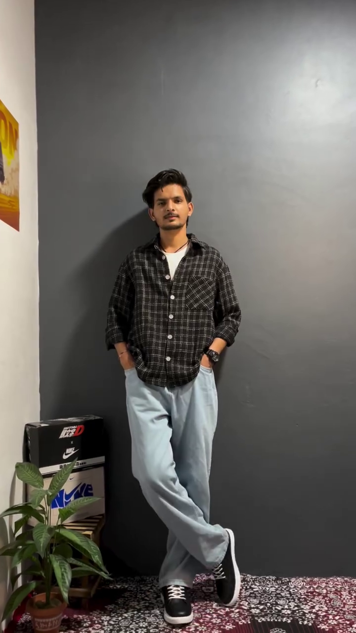 Check Shirt & Wide Jeans Combo – Relaxed Street Style