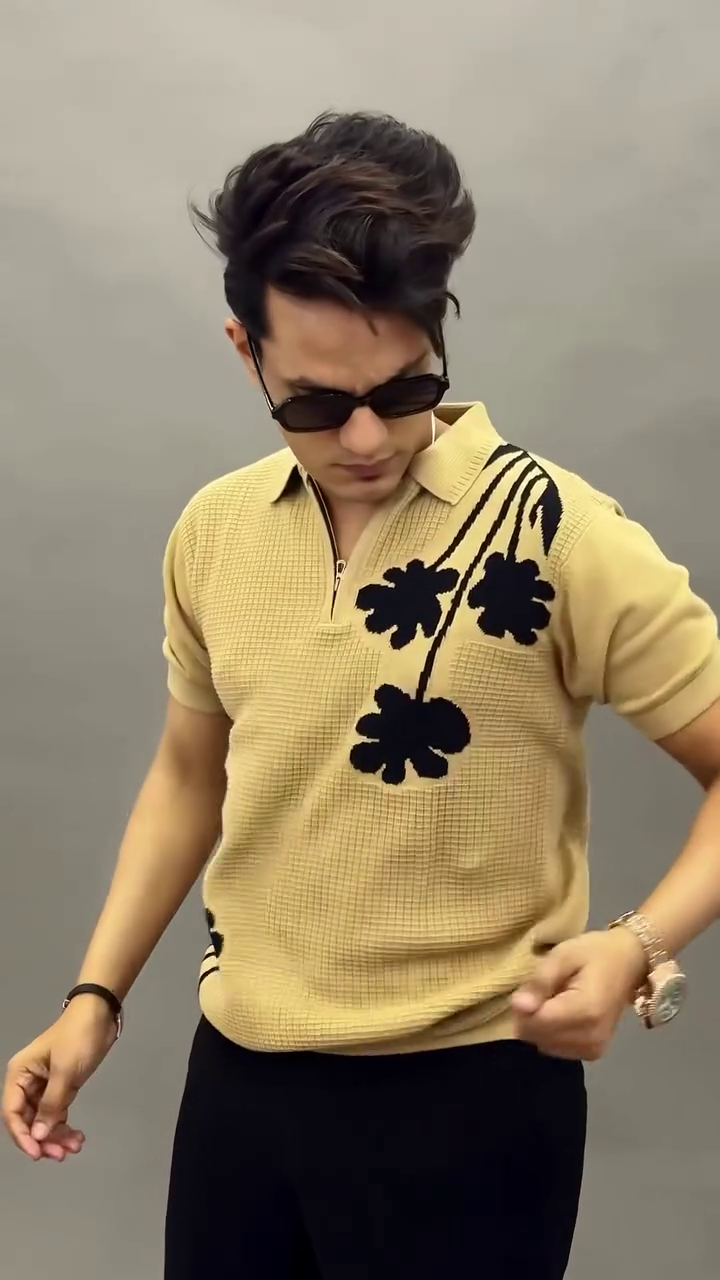 🌟 Premium Floral Knit Polo – Modern Style For Men