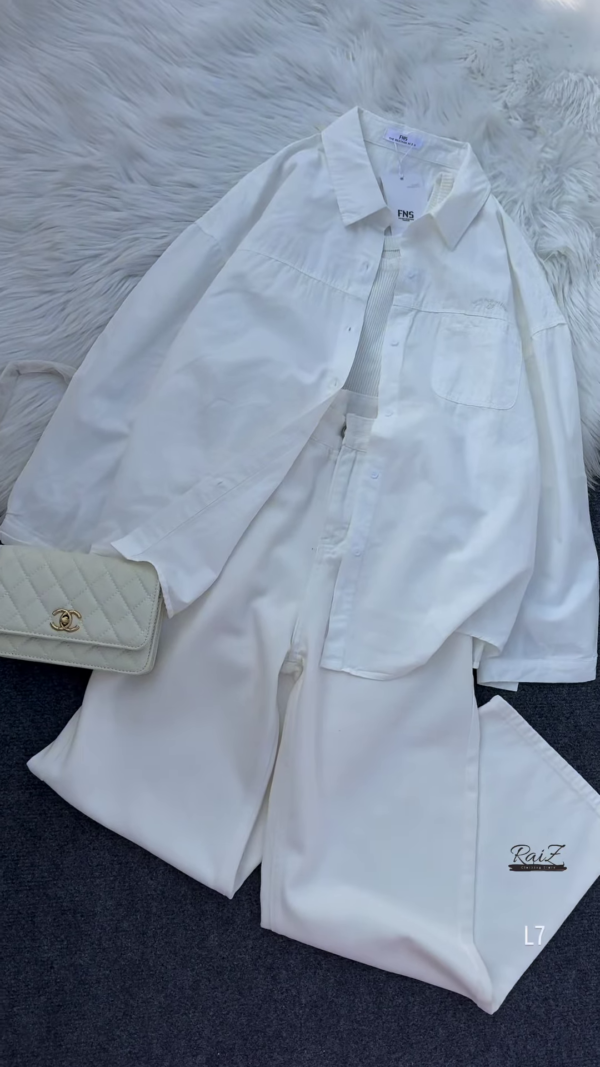 Chic Oversized Shirt – Effortless Elegance 💖 - Image 4