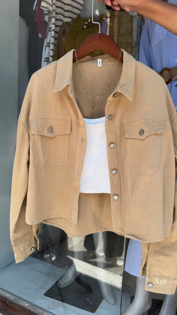 Trendy Cropped Denim Shirt – Casual Chic 💙 - Image 2