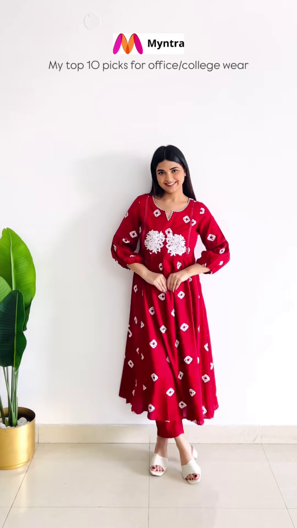 Elegant Maroon Kurta Set for a Stunning Look - Image 4
