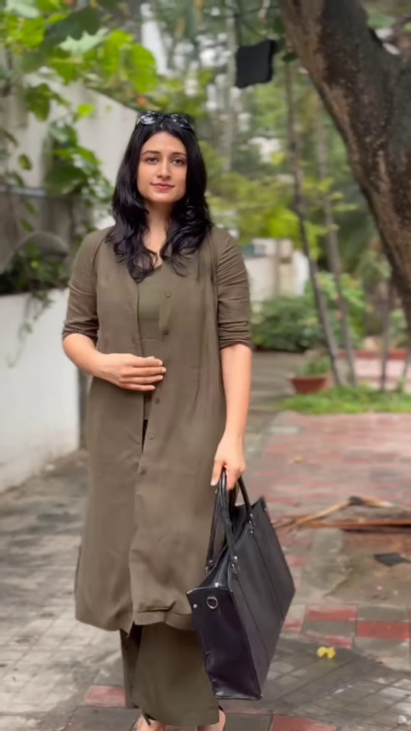 🌿 Effortless Elegance in Earthy Tones 🌿