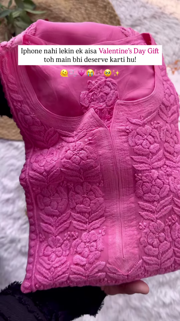 ❤️ The Perfect Valentine's Day Gift – A Timeless Red And Pink Embroidered Beauty! ❤️ - Image 4