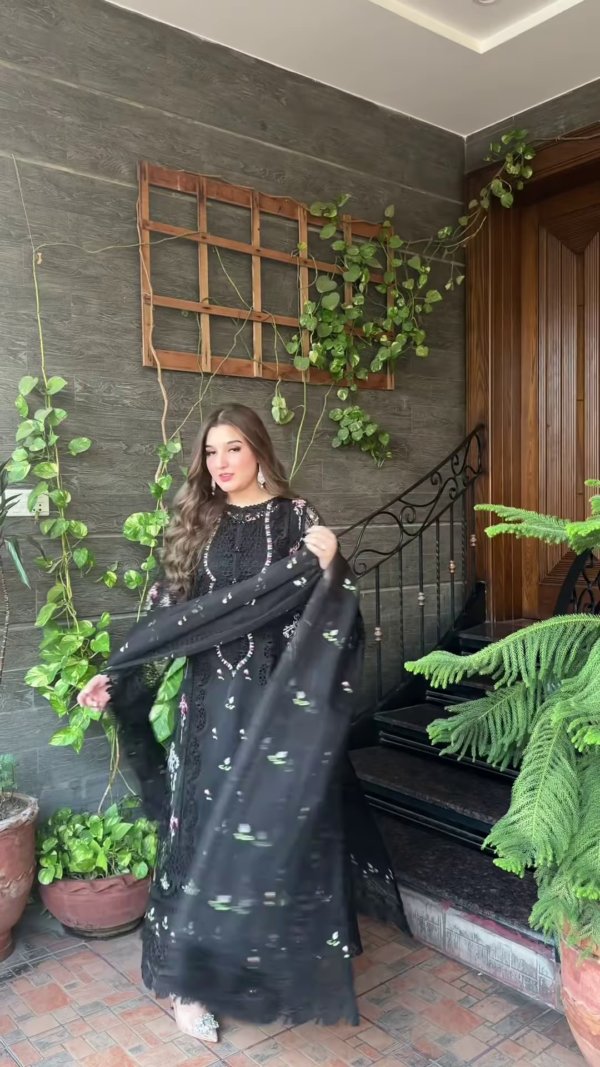 ✨ Timeless Elegance in Black – Embroidered Luxury Abaya ✨ - Image 6