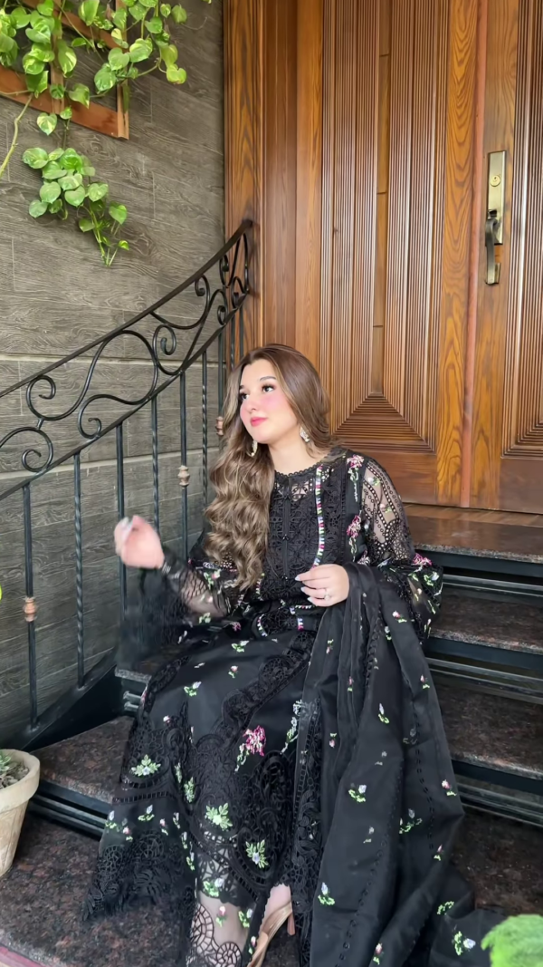 ✨ Timeless Elegance in Black – Embroidered Luxury Abaya ✨ - Image 5