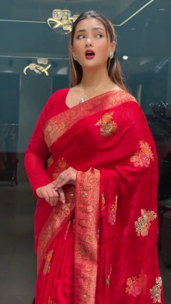 Exquisite Soft Silk Saree in Red with Blouse Piece – A Timeless Heritage Weave - Image 3