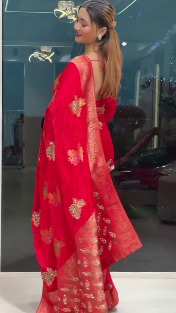 Exquisite Soft Silk Saree in Red with Blouse Piece – A Timeless Heritage Weave - Image 2