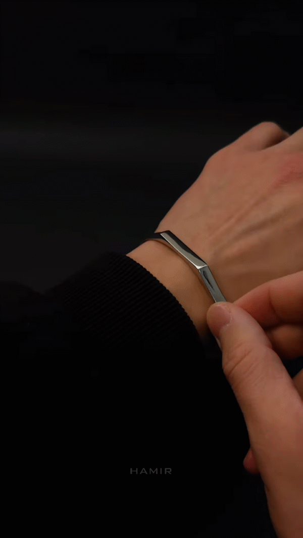 Modern Sleek Silver Bangle Bracelet - Image 3