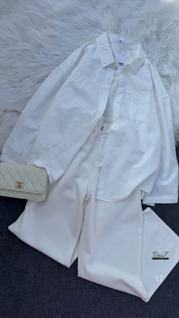 Chic Oversized Shirt – Effortless Elegance 💖 - Image 4
