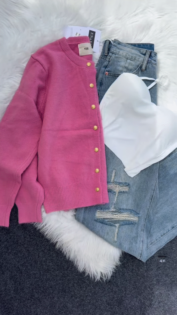 💙 Enfir Pop: Gold-Button Cardigan & Distressed Denim Set - Image 9