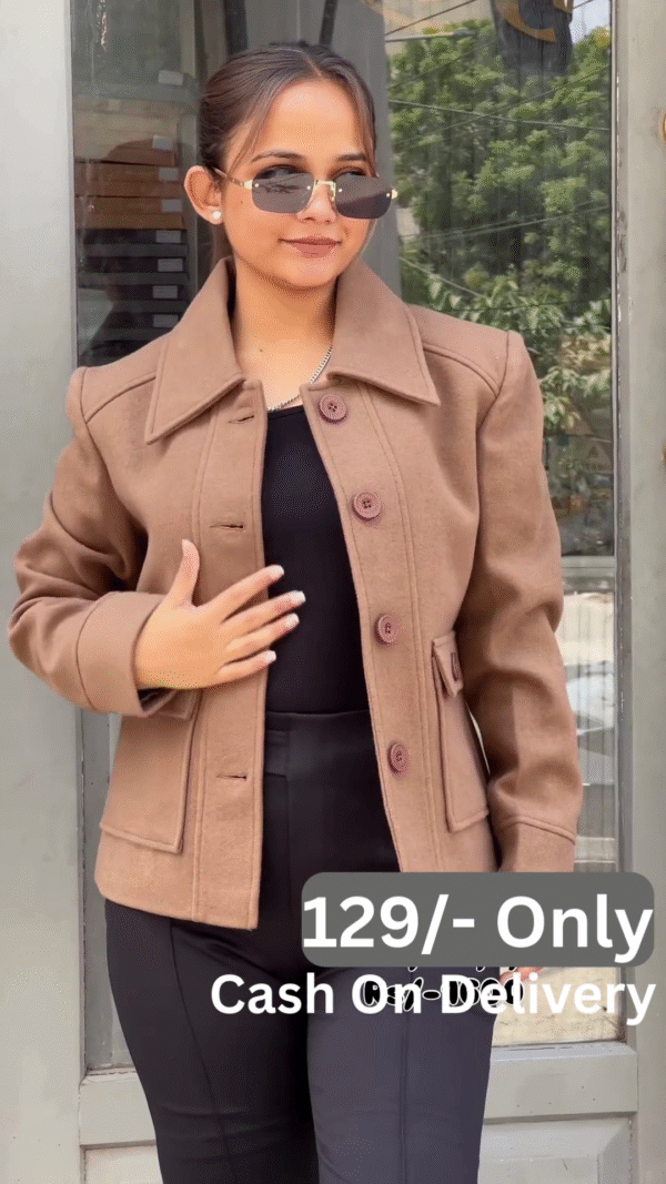Metro Ease: Brown Jacket & Monochrome Base Ensemble - Image 5