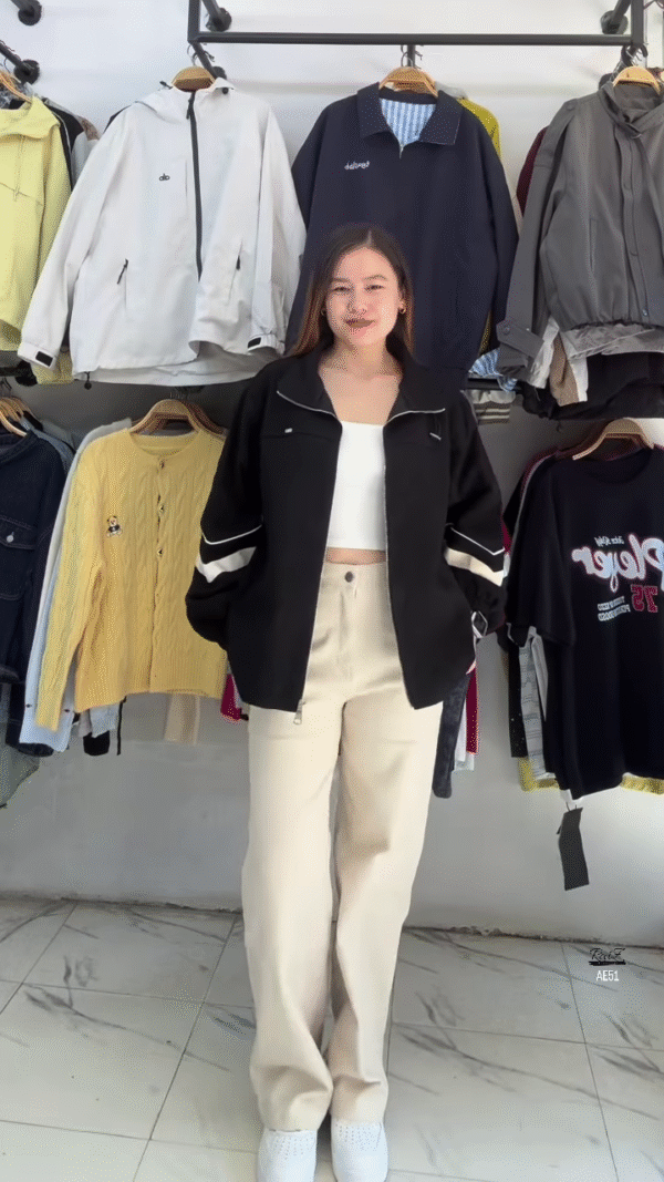 🔥 Elegant Gray, White & Red Outfit – A Perfect Fusion of Streetwear & Chic Style ❤️🤍🖤 - Image 2
