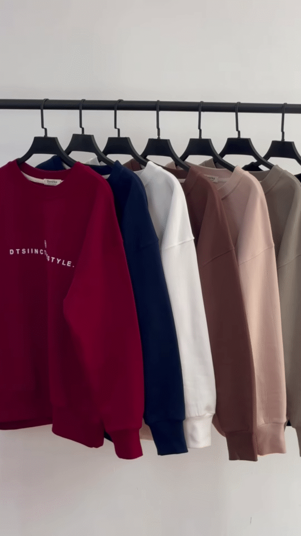 🎨 Cozy Vibes – Everyday Essential Sweatshirt Collection ✨👕 - Image 3