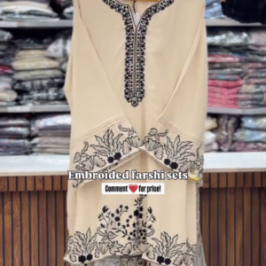 Classic White Zip Sweatshirt Casual Look – Comment for Link