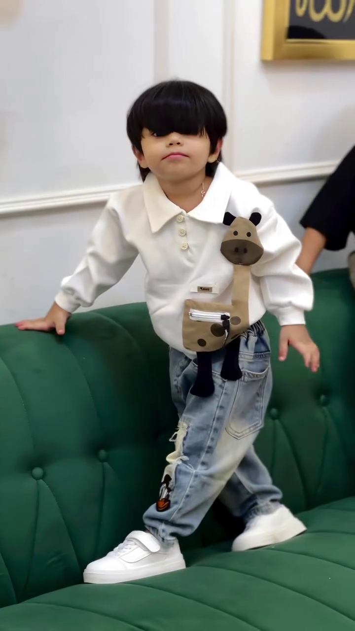 Trendy Kids Casual Denim Looks – Playful Street Style for Little Stars - Image 4