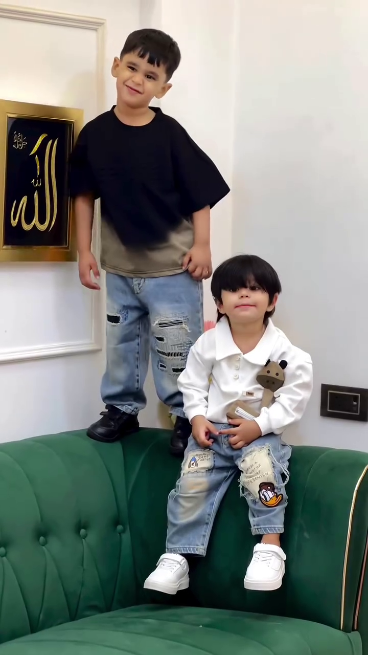 Trendy Kids Casual Denim Looks – Playful Street Style for Little Stars - Image 2