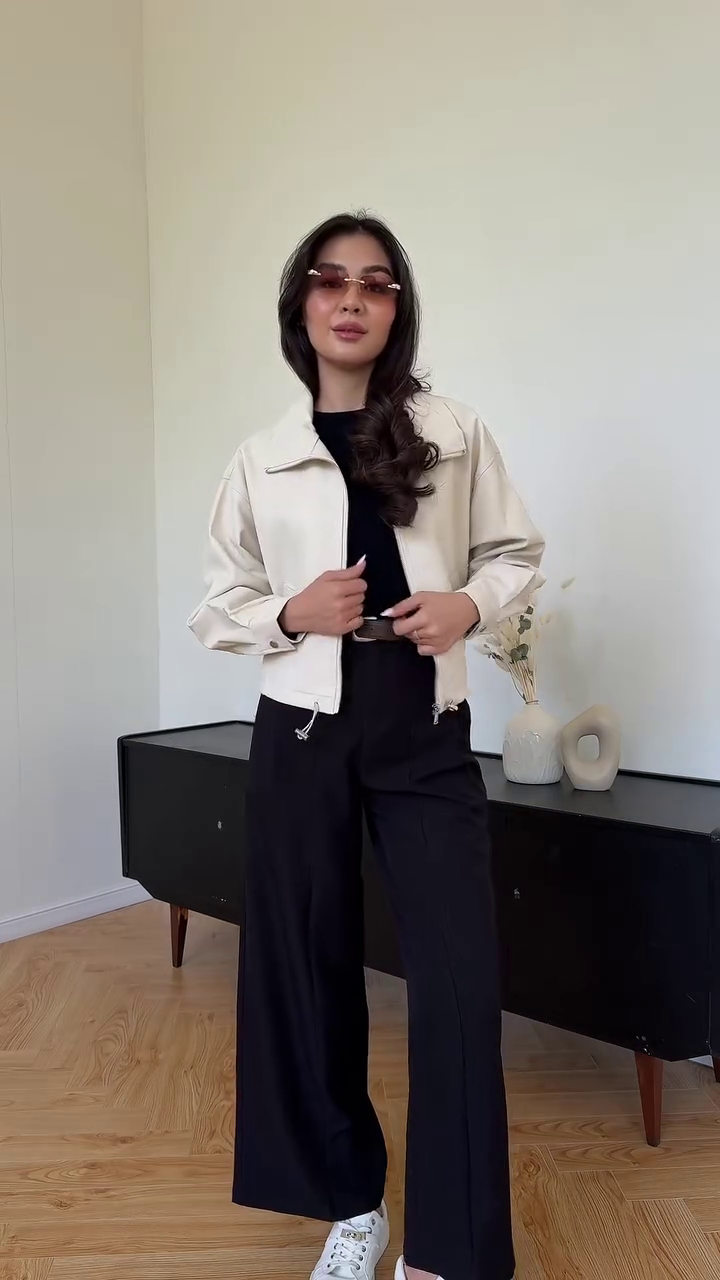 Autumn Essential – Brown Cropped Leather Bomber Jacket - Image 7