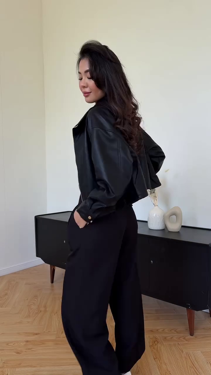 Autumn Essential – Brown Cropped Leather Bomber Jacket - Image 6