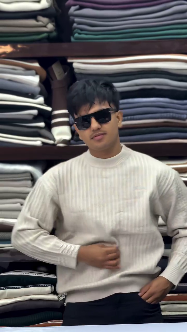 Bold Maroon Ribbed Sweater for Sharp Winter Style - Image 2