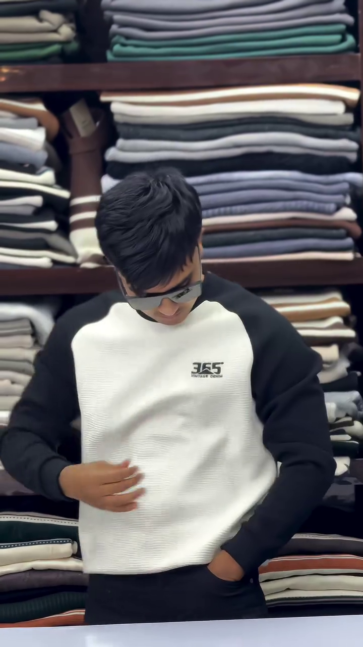 Sporty Red & White Raglan Sweatshirt for Casual Street Style - Image 2