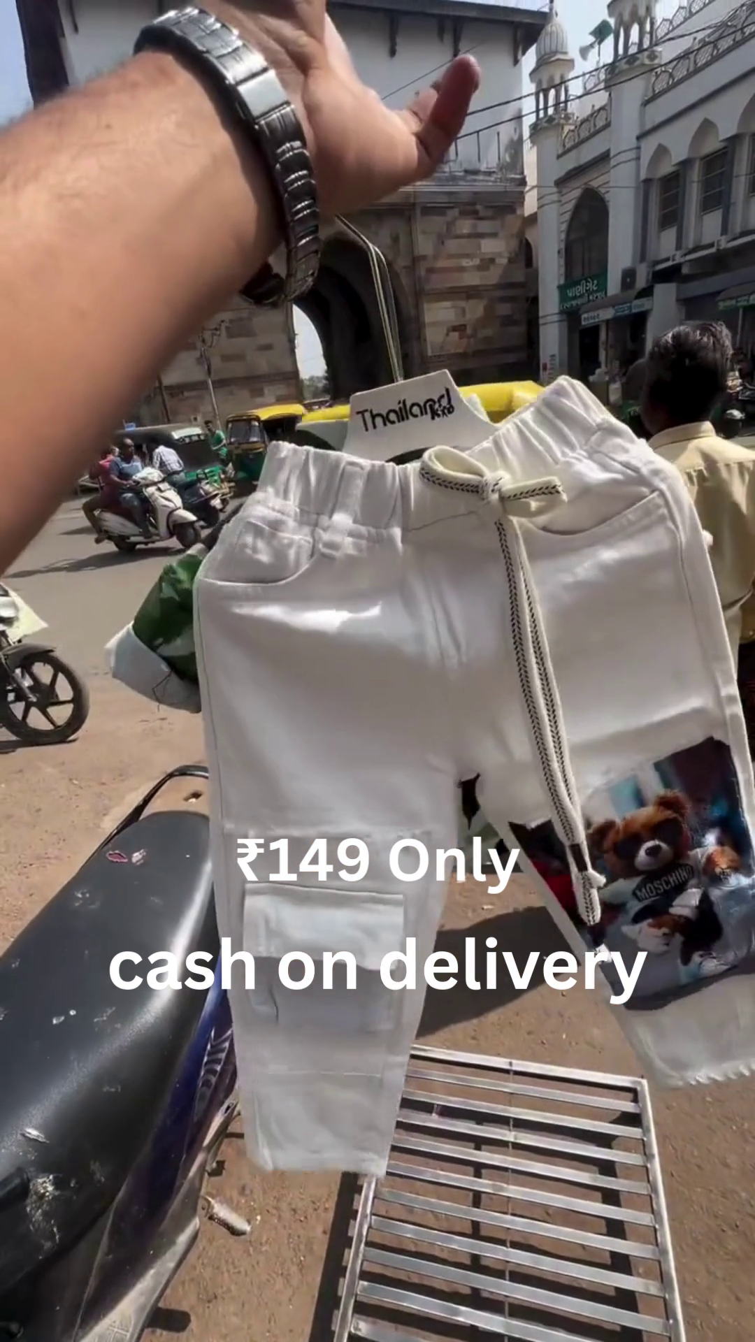 Stylish White Cargo Shorts – Trendy Streetwear at ₹149 | Cash on Delivery - Image 5