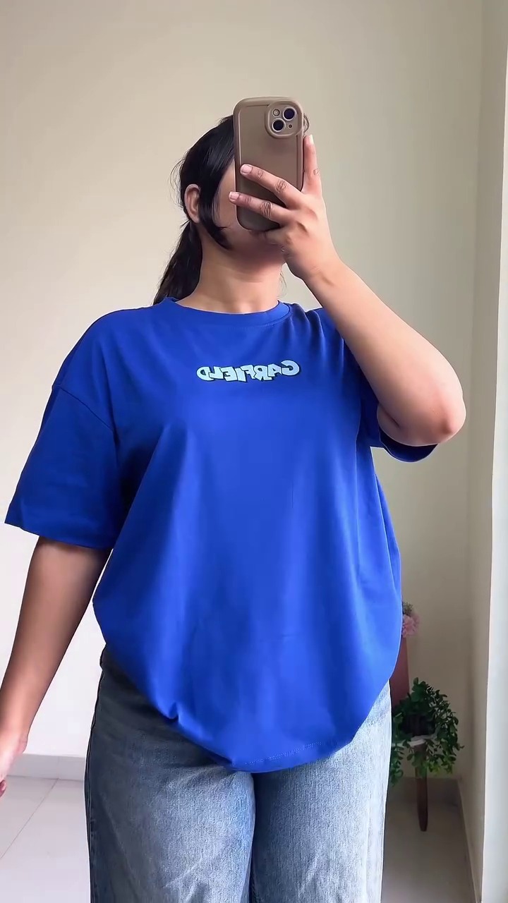 Graphic Oversized T-Shirt with Artistic Headphone Print - Image 4