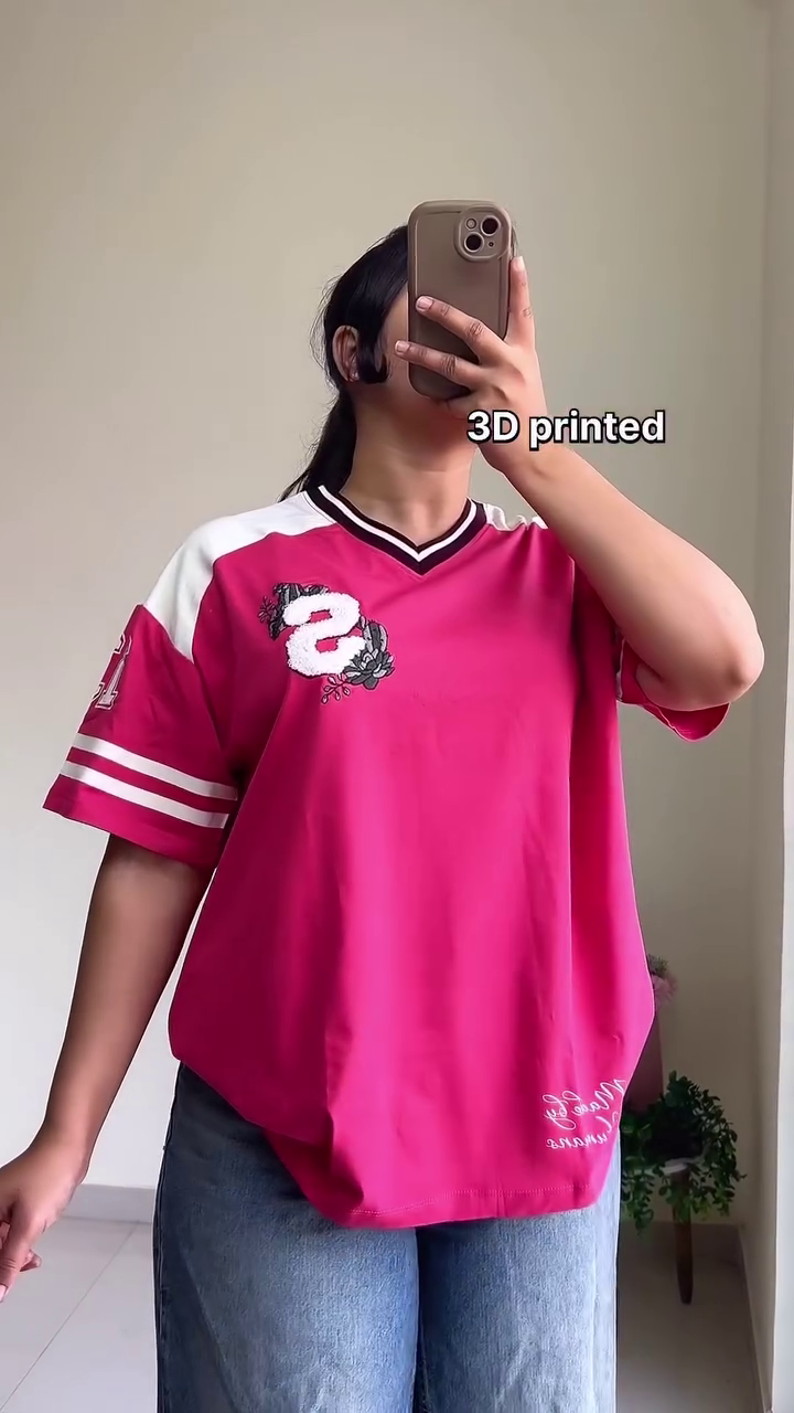 Graphic Oversized T-Shirt with Artistic Headphone Print - Image 9