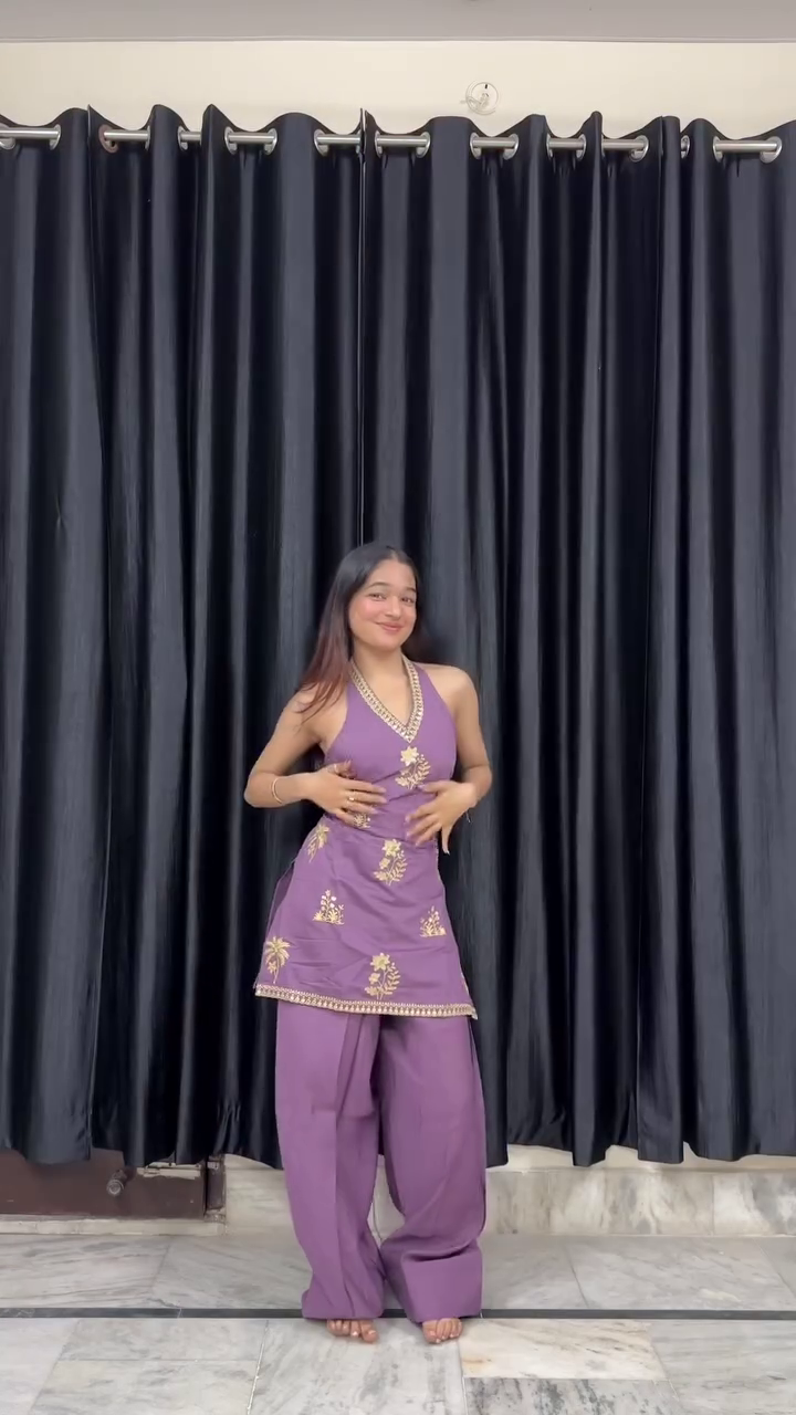 Bold Red Saree with Contemporary Back Design - Image 9